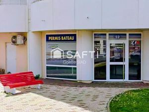 Mur bureau commerce port d'Arcachon