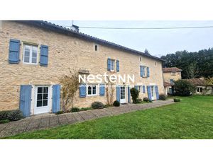 Vente maison 11 pièces 275 m² à La Rochebeaucourt-et-Argentine (24340)  480 000 €