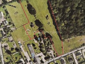 Terrain de 8 400 m² à Saint-Leger-De-Rotes