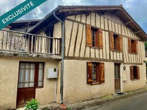 MAISON DE VILLAGE AVEC TERRAIN ET PISCINE NON ATTENANTS