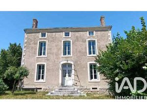Vente Maison à La Chapelle-Thireuil (79160) : à vendre / 220m² La Chapelle-Thireuil