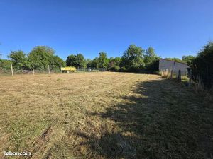 Terrain 1029 m² Campugnan