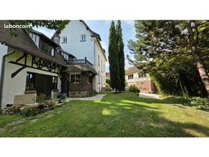 Propriété 11 pièces 227 m²