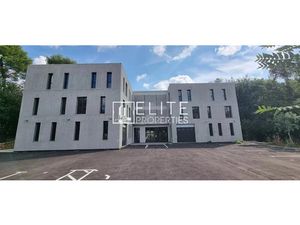 Location locaux professionnels 28.5 m² à Grasse (06130)  695 €