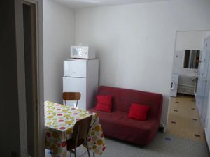 Location meublée appartement 1 pièce 40 m² à Privas (07000)  405 €