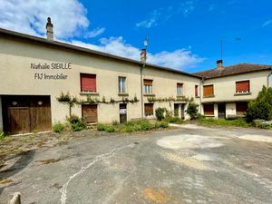 Vente maison 15 pièces 346 m² à Jussey (70500)  95 000 €