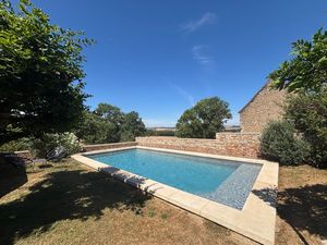 A vendre magnifique demeure en pierre de 201m² avec piscine  proche de Saint-Gengoux-le-Na