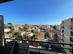 Location meublée appartement 1 pièce 36 m² à Cagnes-sur-Mer (06800)  870 €