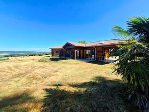 Plaisance-du-Gers proche charmante maison de 100 m² vue PYRENEES en position dominante sur