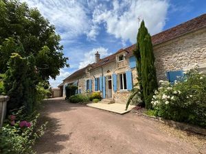 Vente maison 6 pièces 178 m² à Saint-Pierre-les-Etieux (18210)  182 069 €