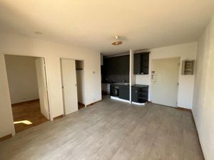Vente appartement 2 pièces 31 m² à Saint-Cyr-sur-Mer (83270)  196 500 €
