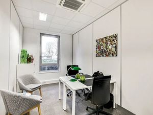 Location meublée locaux professionnels 10 m² à Villepinte (93420)  739 €