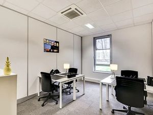 Location meublée locaux professionnels 15 m² à Villepinte (93420)  869 €