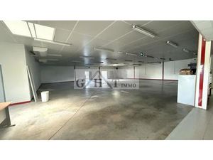 À Louer – Local d’activité 680 m² - STOCKAGE / SHOWROOM - 8M HSP