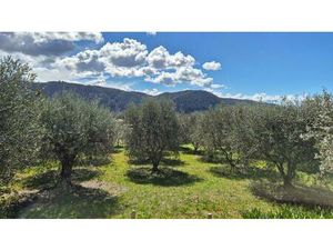 Terrain constructible - 892 m² à Saint-Pancrace  Oraison (04700)