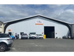 Vente locaux professionnels 1370 m² à Andard (49800)  694 000 €