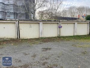 Parking à louer - Chinon (37) - 75€