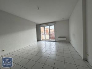 Appartement à louer 2 pièces 55.35 m² - Parthenay (79) - 490€