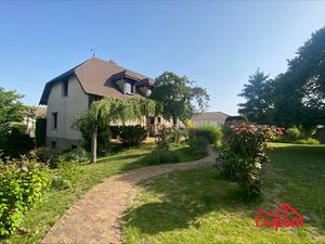 Trés belle maison familiale champenoise sur la commune de Saint