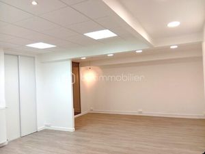 Local d activites de 71 m² à Epinay-Sur-Seine