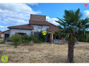 Vente maison 8 pièces 180 m² à Massiac (15500)  233 200 €