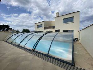 Vente Maison Piscine à Saint-Vincent-sur-Jard (85520) : à vendre Piscine / 213m² Saint-Vin