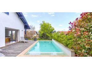 Maison avec piscine et jardin Guethary (64)