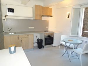Location meublée appartement 1 pièce 16.11 m² à Trans-en-Provence (83720)  346 €