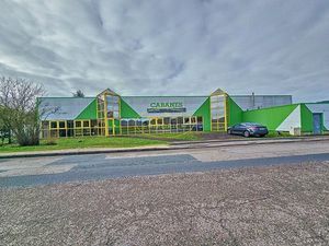 en vente Entrepôt 3 500 m² – 250 000 € |Velaines