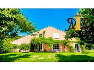 Maison de luxe de 11 pièces en vente à Fourques (Gard)  Occitanie