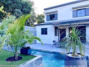 Vente maison 4 pièces 100 m² à L'Etang Sale (97427)  465 000 €