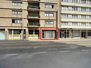 Propriété commerciale avec garage spacieux dans le centre de