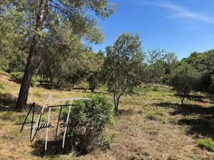 Vente terrain 1019 m² à Taradeau (83460)  162 000 €