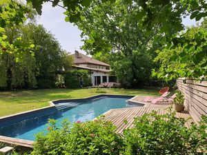 Maison de caractère d'exception à Angoume