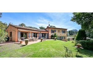 Maison avec piscine et jardin Saint-Marc-Jaumegarde (13)