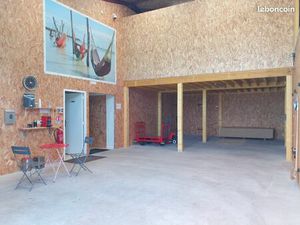 Location box de stockage/garde meuble Saumur 12e/m2