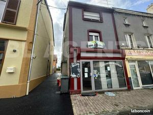 Immeuble 214 m² Carignan