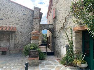 Ancienne bergerie rénovée 103 m2 (4 pièces + terrasse couverte)