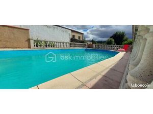 Maison 11 pièces 236 m²