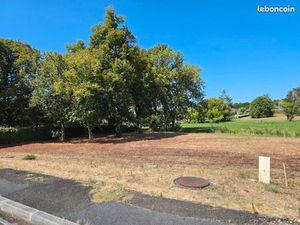 Terrain 1 040 m² Ygos Saint Saturnin