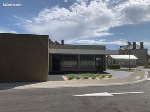 Local commercial 238 m²