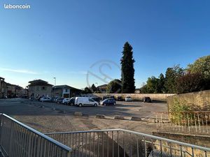 Local 694 m² LA COTE ST ANDRE