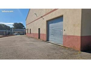 Local 800 m² Signes