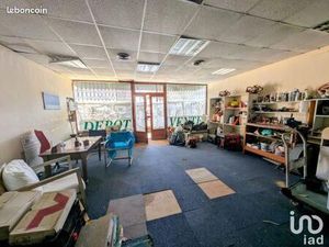 Local 220 m² LES MUREAUX