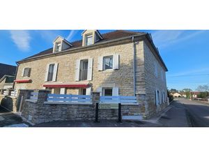 Confort  calme et commodités : le plain-pied idéal pour une vie sereine à deux pas de Dole