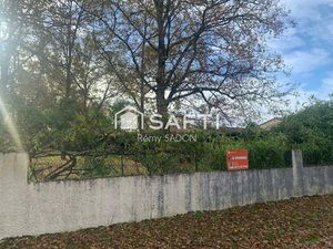 Terrain borné  au calme  en 1ere ligne