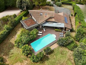 Belle maison d'architecte de 232m² habitables sur un terrain paysagé de 2600m² à vendre en