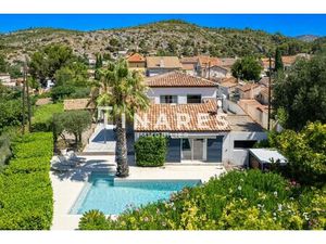 Villa de luxe à vendre dans le quartier Logis Neuf Est