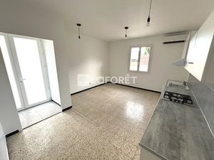 Location maison 2 pièces 41 m² à L'Isle-sur-la-Sorgue (84800)  590 €