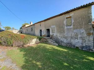 Vente maison 4 pièces 146 m² à Chadurie (16250)  72 345 €